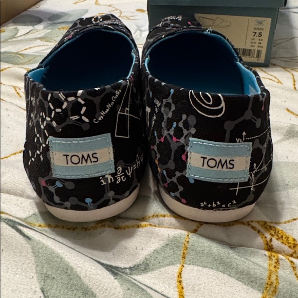 BUNDLE- TOMS Navy and Science Slip ons - Picture 3 of 9